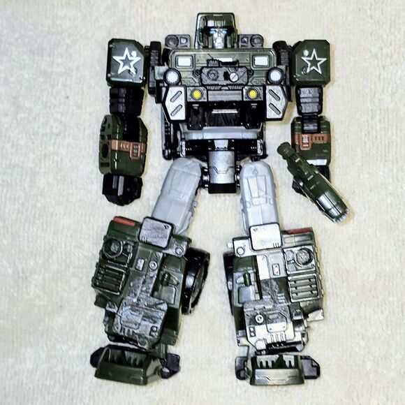 Transformers‎  Autobot Hound figure Cybertron Siege WFC-S9 - Picture 1 of 2